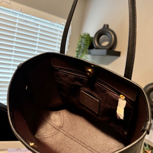 Coach Small City Tote Signature Canvas - Picture 3 of 4